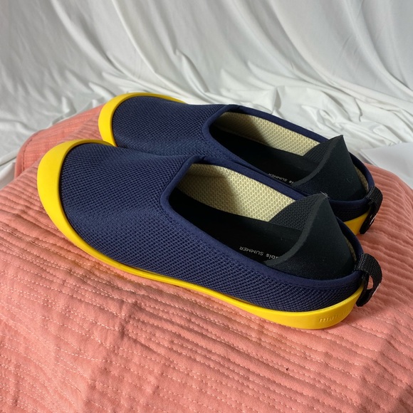 Unisex Mahabis slipper, women size 8, men size 6.5 - Picture 3 of 11